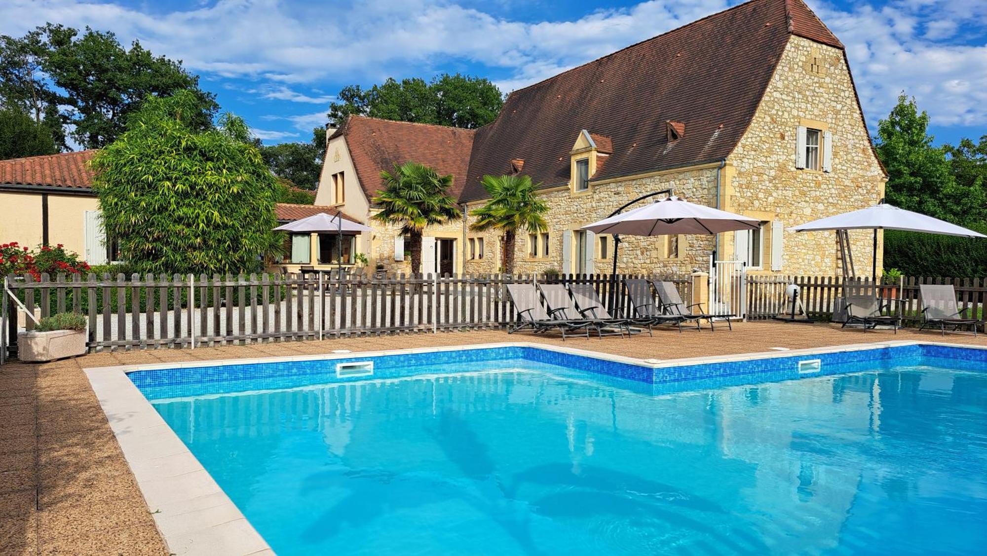 La Barde Montfort, Votre Maison D'Hotes A 4 Kms De Sarlat Dordogne 비트락 외부 사진